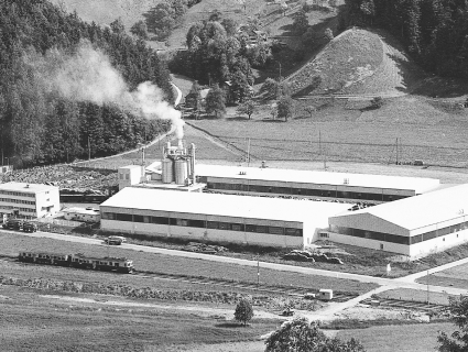 1966 gründete Ernst Kaindl († 2017) im idyllischen Menznau im Luzerner Hinterland die «AG für Holzindustrie»